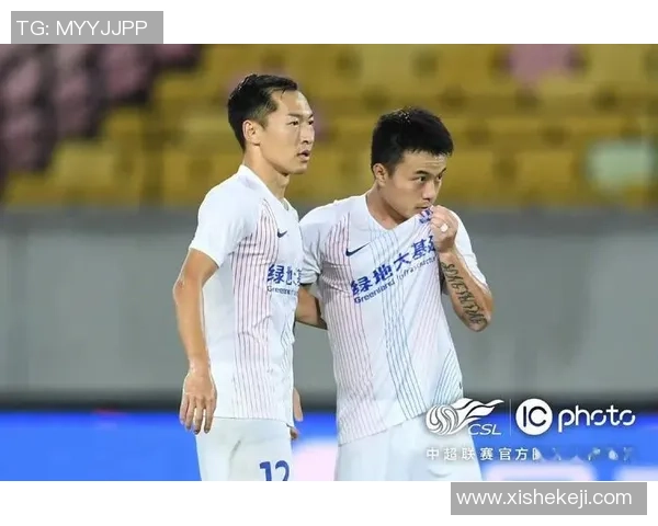 广州足球队以72分稳居精英赛积分榜首位，争冠形势一片大好