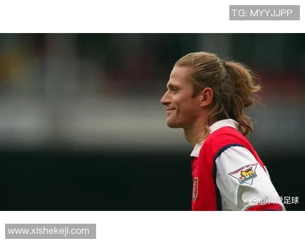 探寻CR背后的足球明星身份与传奇故事 探寻CR背后的足球明星身份与传奇故事