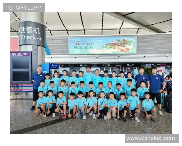 孤独的足球明星在绿茵场上追寻梦想与友情的奇幻旅程